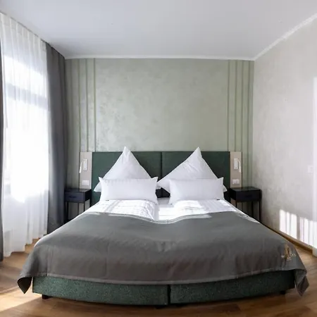 Boutique-hotel Weisses Haus Art ホテル