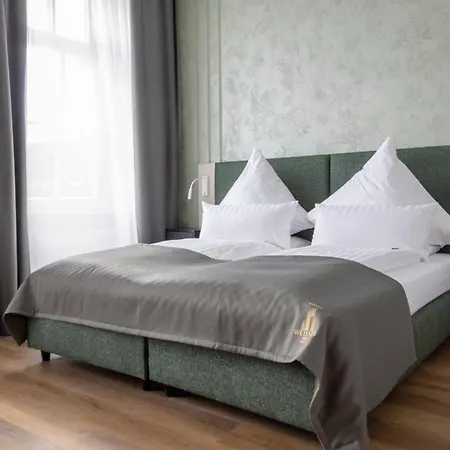 Отель Boutique-hotel Weisses Haus Art