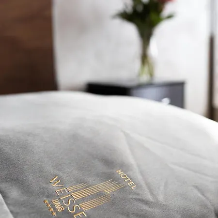 Boutique-hotel Weisses Haus Art ホテル 4*